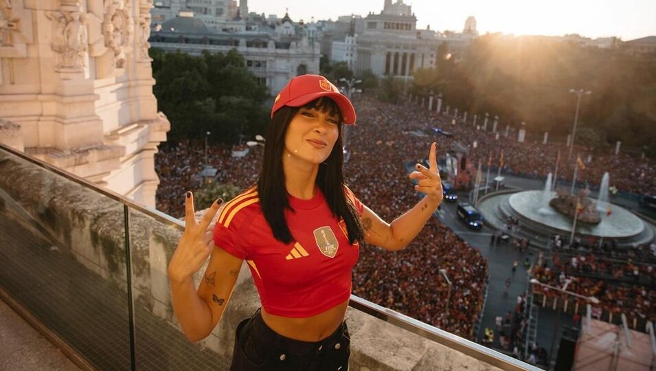 Aitana en Cibeles para celebrar la victoria de la Selección Española en la Eurocopa 2024