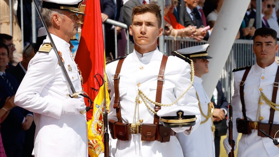 Pedro López-Quesada y Borbón-Dos Sicilias en su Jura de Bandera en la Escuela Naval Militar de Marín