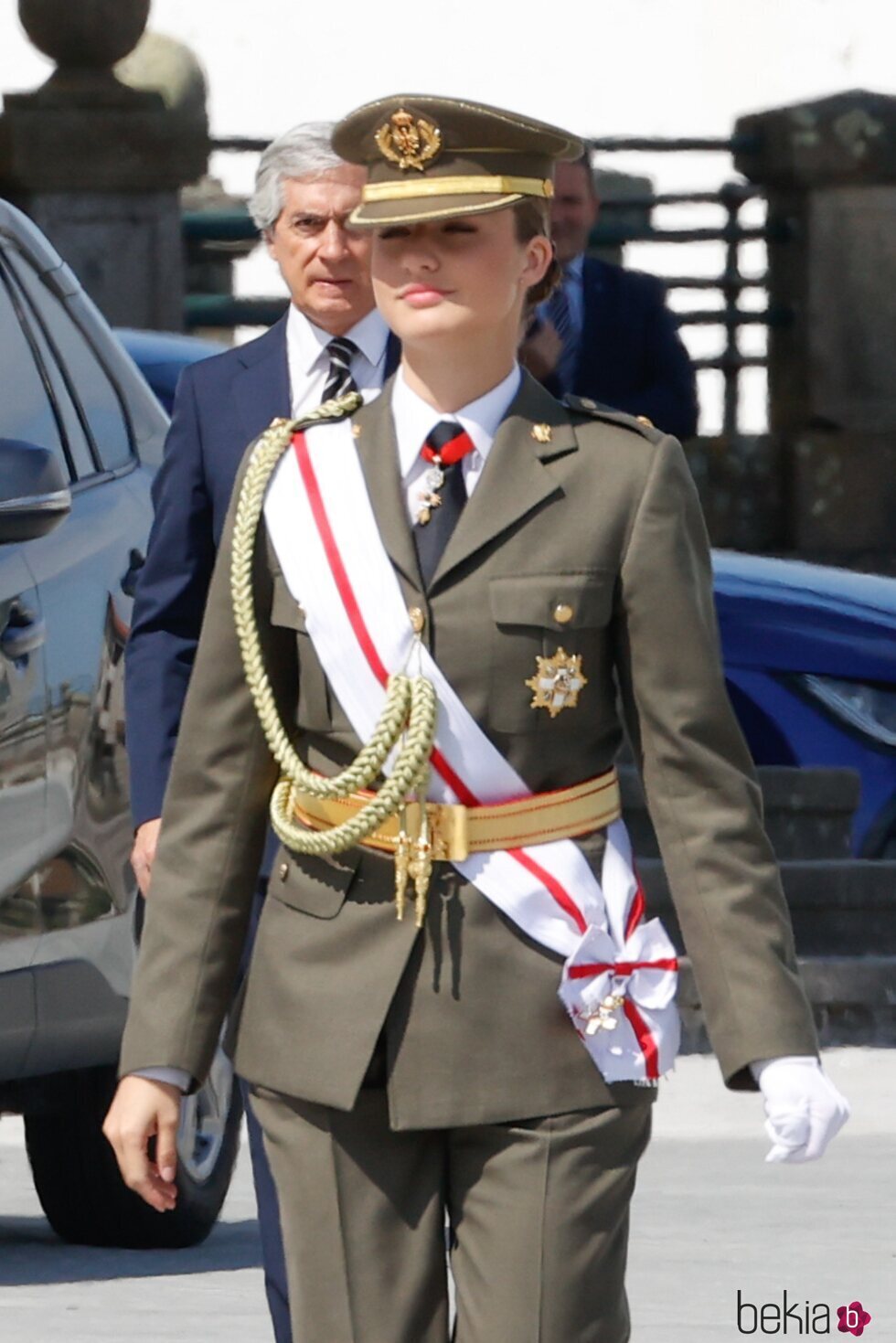 La Princesa Leonor con uniforme de gala del Ejército de Tierra en la entrega de Despachos en la Escuela Naval Militar de Marín