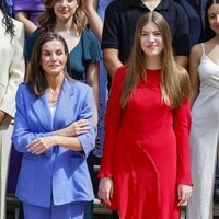 La Reina Letizia y la Infanta Sofía en la audiencia a una representación de la Fundación Microfinanzas BBVA