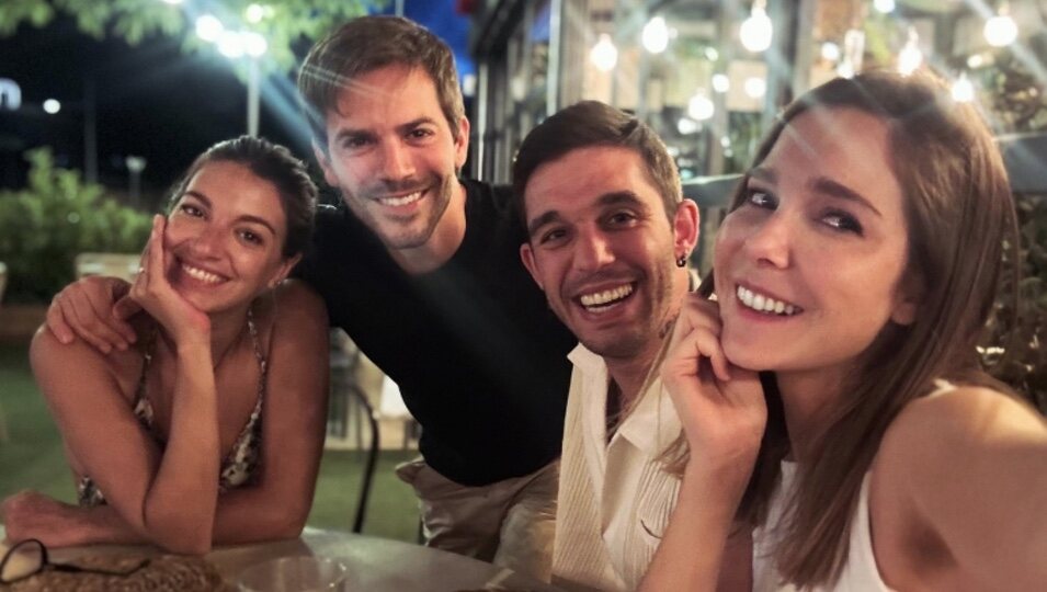 Ana Guerra, Marc Clotet, Víctor Elías y Natalia Sánchez de cena