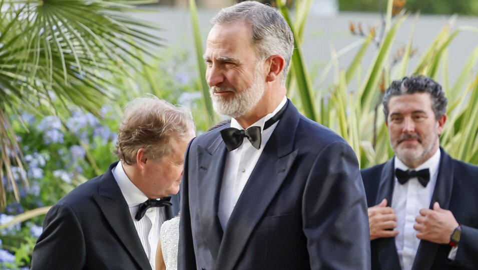 El Rey Felipe VI con esmoquin en los Premios Mariano de Cavia 2024