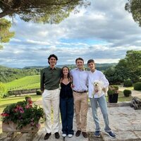 Nikolai, Athena, Felix y Henrik de Dinamarca en el Château de Cayx en el 22 cumpleaños de Felix de Dinamarca