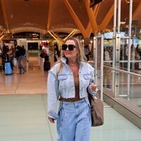 Amaia Montero en el aeropuerto tras su concierto con Karol G