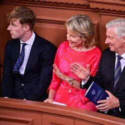 Felipe y Matilde de Bélgica y sus hijos Emmanuel y Eléonore de Bélgica en la graduación de Elisabeth de Bélgica