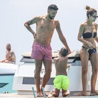 Tamara Gorro y Ezequiel Garay, los ex de vacaciones en Ibiza con sus hijos