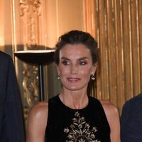 La Reina Letizia, en la recepción al Equipo Olímpico Español en la Embajada Española en París