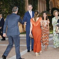 Los Reyes Felipe y Letizia y la Reina Sofía en el besamanos en la recepción a la sociedad balear