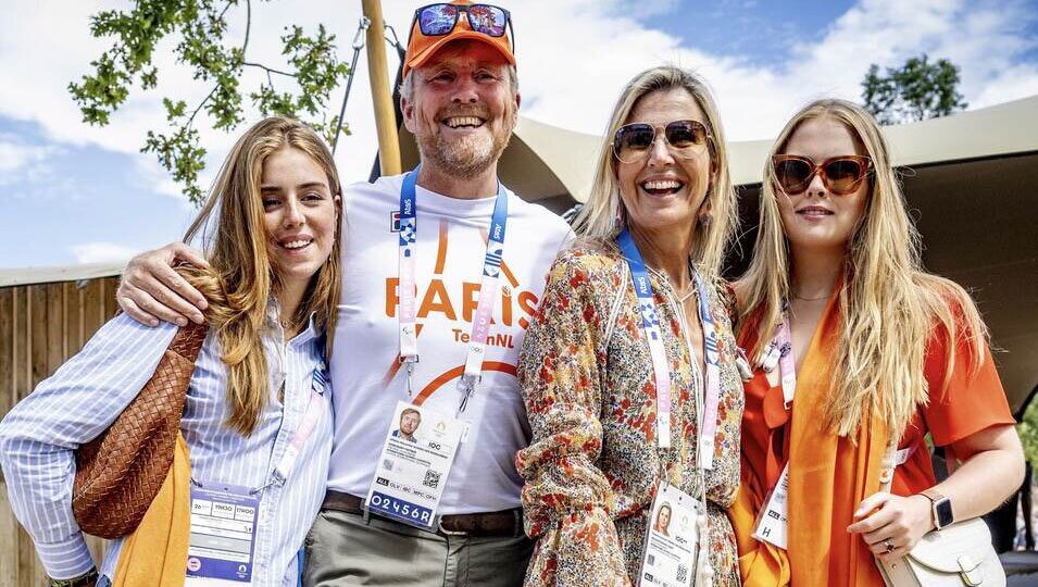 Guillermo Alejandro y Máxima de Holanda y sus hijas Amalia y Alexia en París 2024