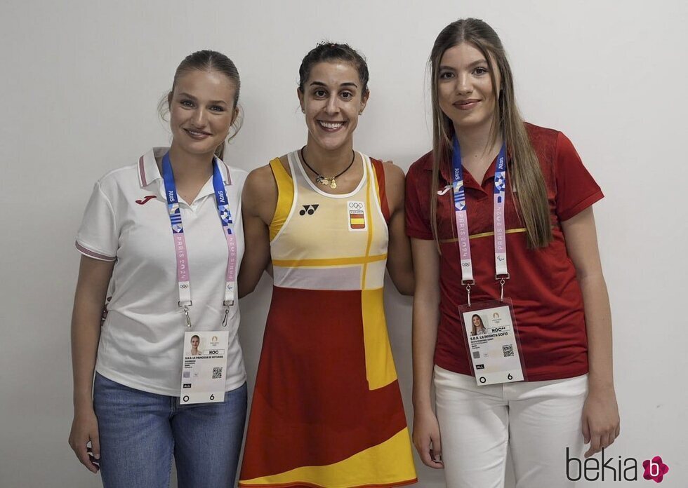 La Princesa Leonor y la Infanta Sofía con Carolina Marín en los Juegos Olímpicos de París 2024