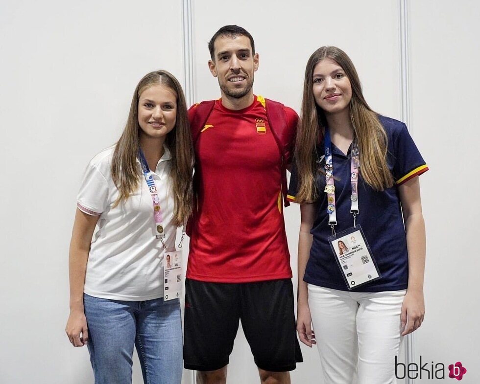 La Princesa Leonor y la Infanta Sofía con Álvaro Robles en los Juegos Olímpicos de París 2024