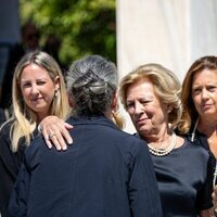 Theodora de Grecia, Ana María de Grecia, Alexia de Grecia y Olga de Grecia en el funeral de Miguel de Grecia