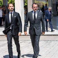 Philippos de Grecia y Nicolás de Grecia en el funeral de Miguel de Grecia 