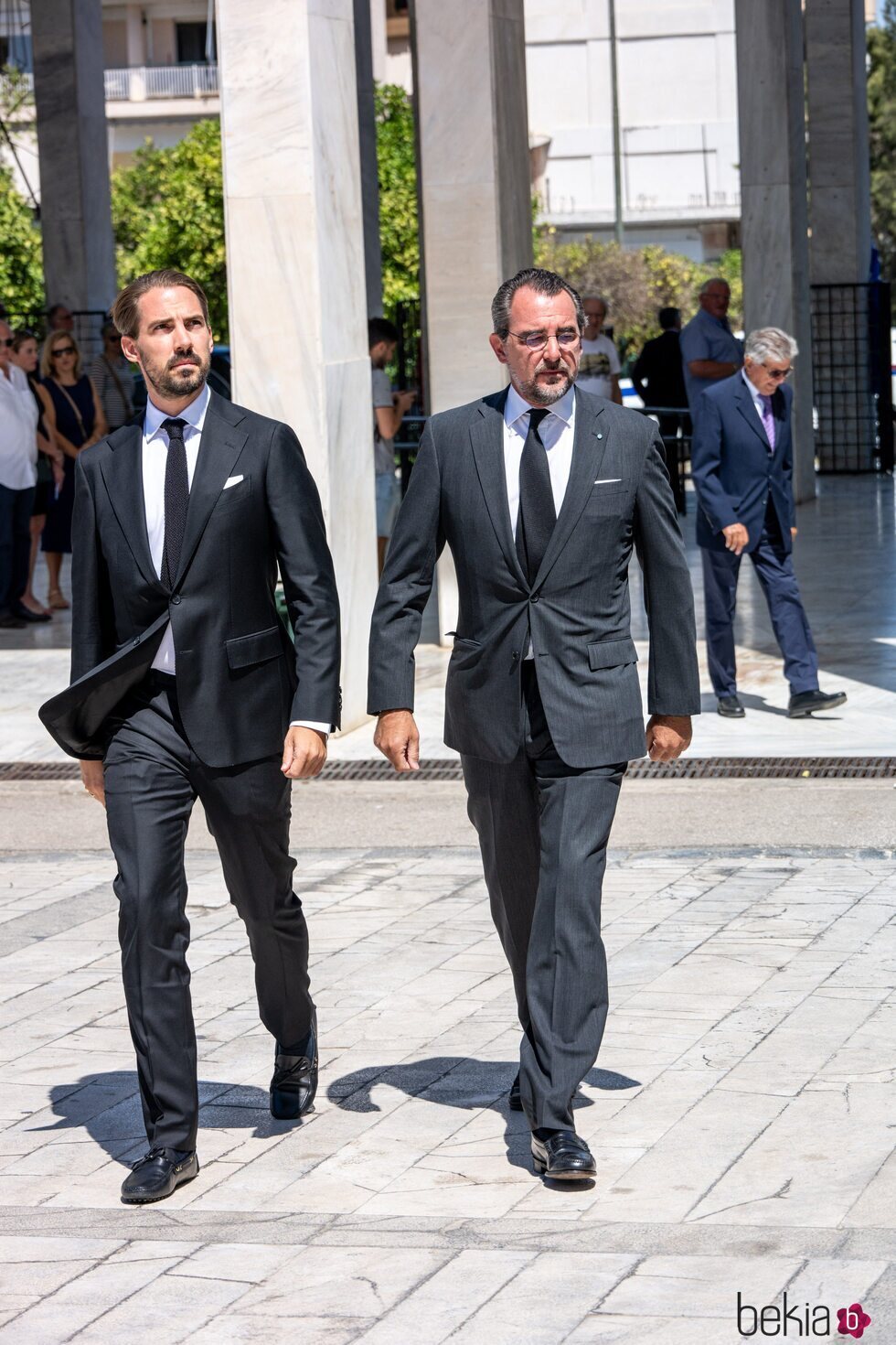 Philippos de Grecia y Nicolás de Grecia en el funeral de Miguel de Grecia 