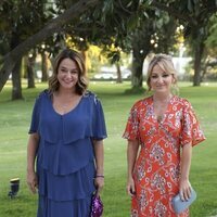 Toñi Moreno y Sandra Aladro en la boda de Antonio Rossi y Hugo Fuertes