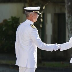 La Princesa Leonor saludando a su llegada a la Escuela Naval de Marín, en Pontevedra