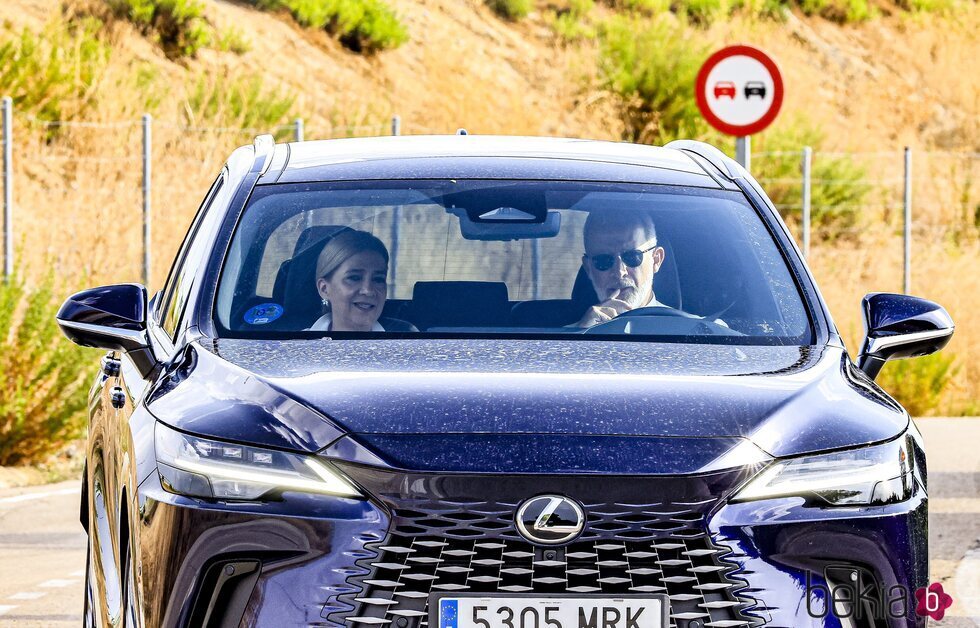 El Rey Felipe y la Infanta Cristina llegando a la boda de Victoria López-Quesada