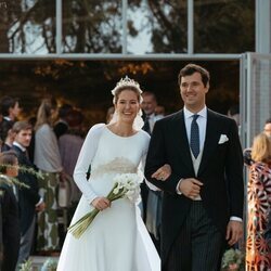 Victoria López-Quesada con la tiara de botones de diamantes y Enrique Moreno de la Cova