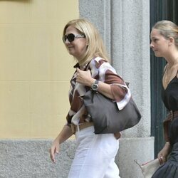 La Infanta Cristina y su hija Irene Urdangarin a la salida del taller de Lorenzo Caprile