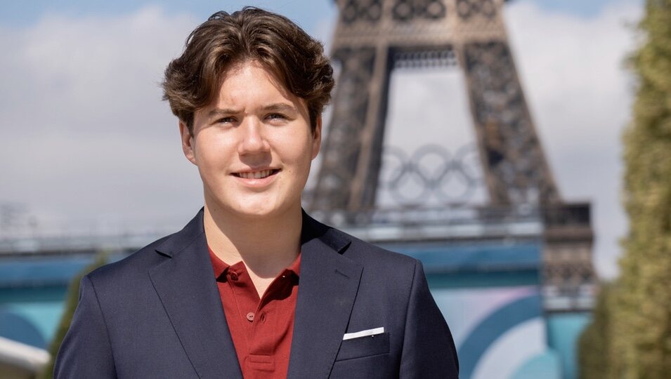 Christian de Dinamarca con la Torre Eiffel en los Juegos Paralímpicos de París 2024