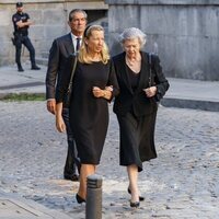 Ana de Orleans, Cristina de Borbón-Dos Sicilias y Pedro López-Quesada en el funeral de Juan Gómez-Acebo