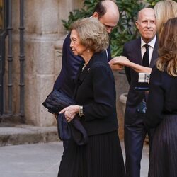 La Reina Sofía en el funeral de Juan Gómez-Acebo