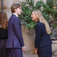 Miguel e Irene Urdangarin bromeando en el funeral de Juan Gómez-Acebo