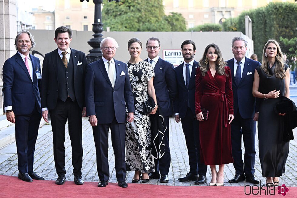 La Familia Real Sueca en la Apertura del Parlamento con el Presidente del Riksdag