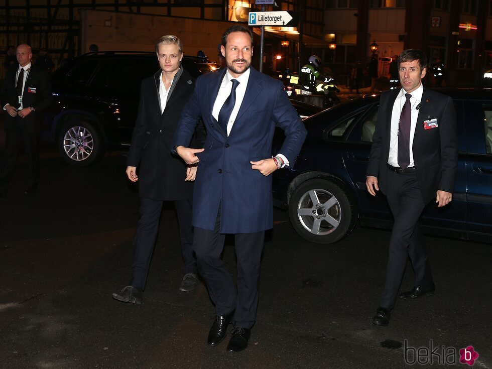 Haakon de Noruega y Marius Borg Høiby en el Concierto del Premio Nobel de la Paz en Oslo