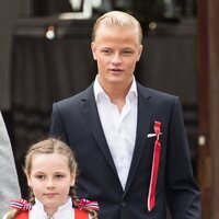 Marius Borg Høiby e Ingrid Alexandra de Noruega en el Día Nacional de Noruega en Skaugum