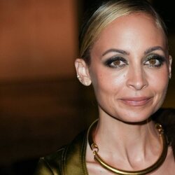 Nicole Richie en el desfile de Saint Laurent en París