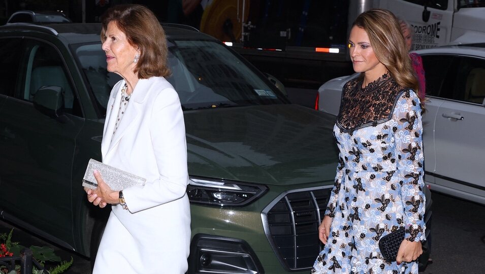 Silvia de Suecia y Magdalena de Suecia a su llegada a una cena en Nueva York por el 25 aniversario de la World Childhood Foundation