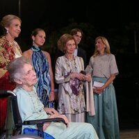 La Reina Sofía, las Infantas Elena y Cristina, Miguel e Irene Urdangarin y la Princesa Irene en la preboda de Theodora de Grecia