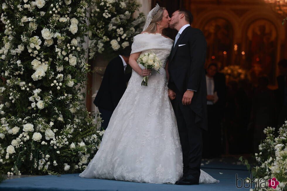 El beso de Theodora de Grecia y Matthew Kumar en su boda