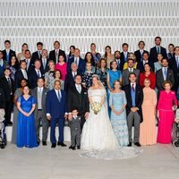 Foto oficial de la boda de Theodora de Grecia y Matthew Kumar con sus familiares y royals invitados