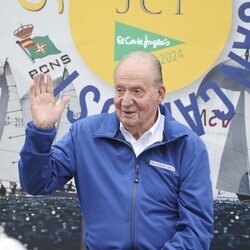 El Rey Juan Carlos en la entrega de la primera medalla de oro de la Real Federación Gallega de Vela 