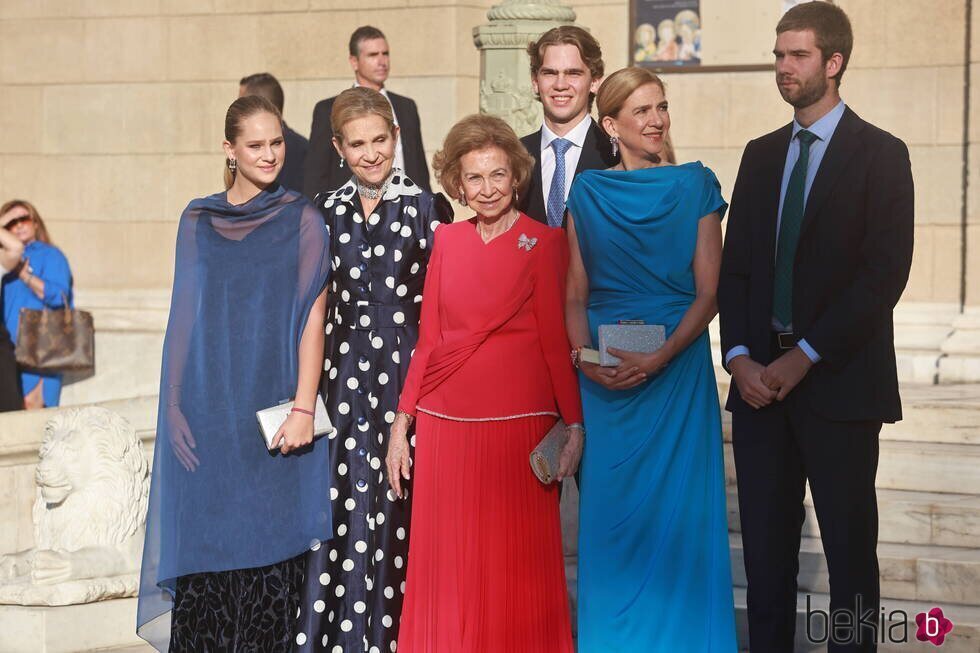 Irene Urdangarin, la Infanta Elena, la Reina Sofía, Miguel Urdangarin y Juan Urdangarin en la boda de Theodora de Grecia y Matthew Kumar