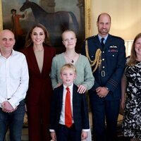 El Príncipe Guillermo y Kate Middleton con Liz Hatton y su familia en Windsor Castle