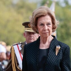 La Reina Sofía con un broche que recibió como regalo por su boda con el Rey Juan Carlos