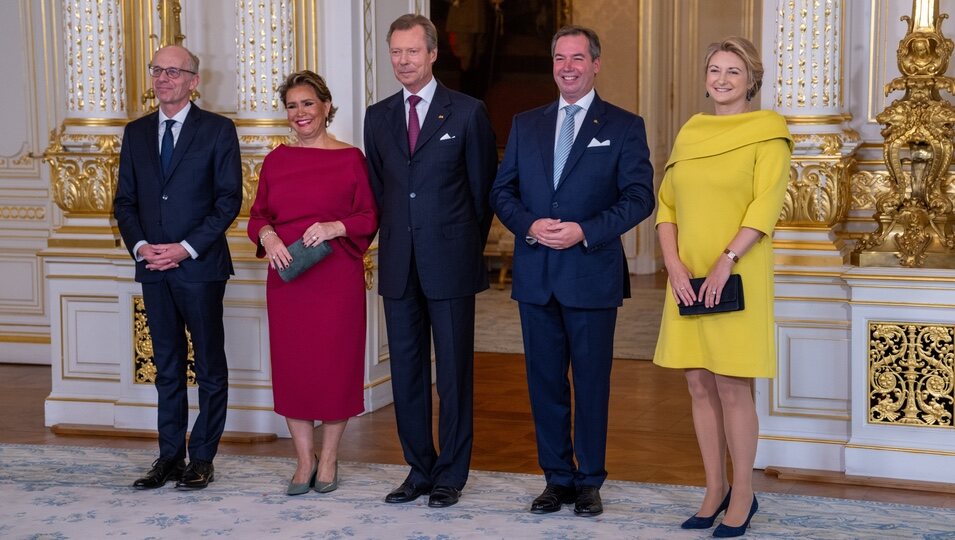 El Primer Ministro de Luxemburgo y la Familia Gran Ducal en la ceremonia en la que Guillermo de Luxemburgo se convirtió en Lugarteniente