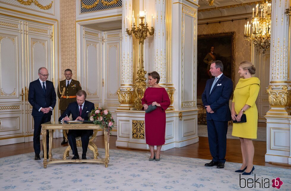 Enrique de Luxemburgo firma el Decreto por el que Guillermo de Luxemburgo se convierte en Lugarteniente Representante