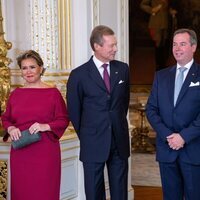 Los Grandes Duques de Luxemburgo y Guillermo y Stéphanie de Luxemburgo en la ceremonia en la que Guillermo de Luxemburgo se convirtió en Lugarteniente