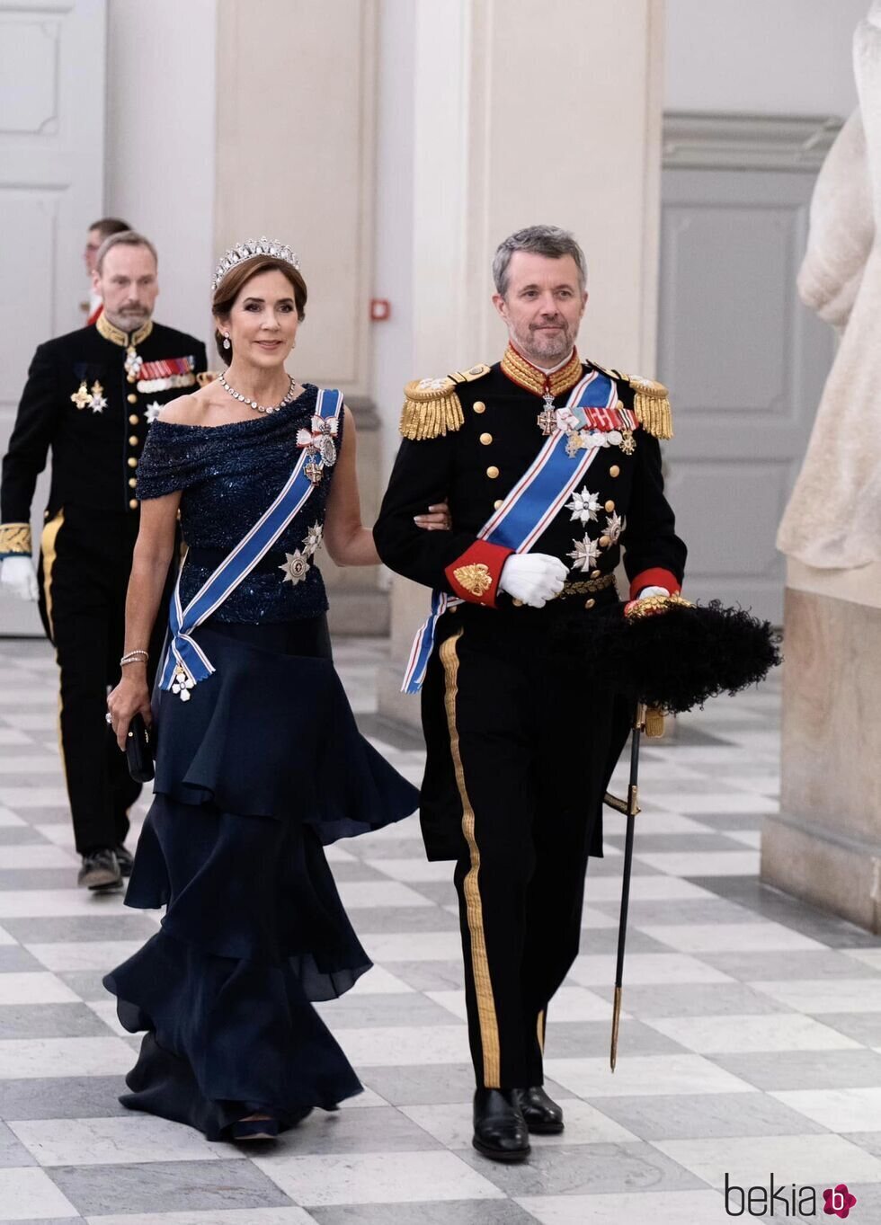 Federico de Dinamarca y Mary de Dinamarca con la Tiara Pearl Poire en la cena por la Visita de Estado de la Presidenta de Islandia a Dinamarca