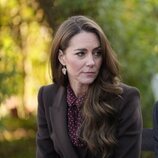 Kate Middleton escucha al Príncipe Guillermo en su primer acto tras la quimioterapia