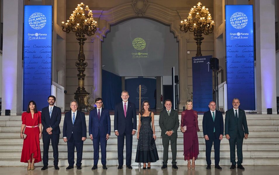 Ernest Urtasun, Salvador Illa, los Reyes Felipe y Letizia, José Crehueras y Columna Martí en el Premio Planeta 2024