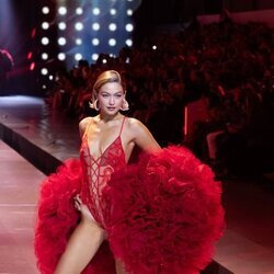 Gigi Hadid en el Victoria's Secret Fashion Show 2024