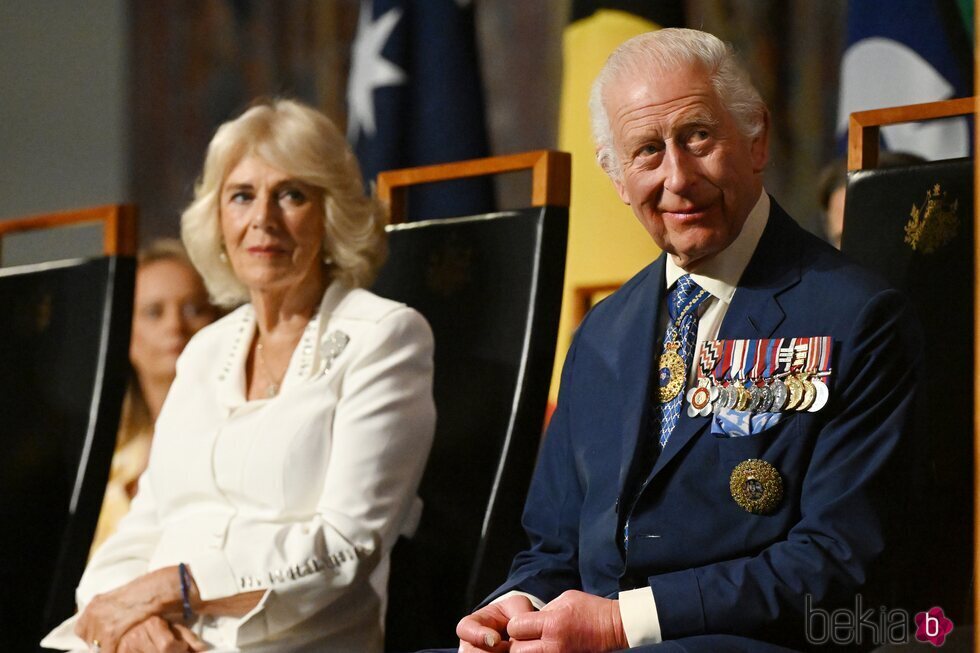 Los Reyes Carlos y Camilla en el Parlamento australiano en Canberra durante su viaje oficial a Australia en octubre de 2024