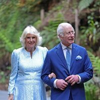 Los Reyes Carlos III y Camilla visitan el Jardín Botánico de Canberra durante su viaje oficial a Australia en octubre de 2024