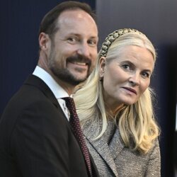 Haakon y Mette-Marit de Noruega en el 25 aniversario de las embajadas nórdicas en Berlín