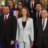 La Princesa Leonor con el Presidente de Asturias y el Alcalde de Oviedo en el acto en el que fue nombrada Alcaldesa Honoraria de Oviedo